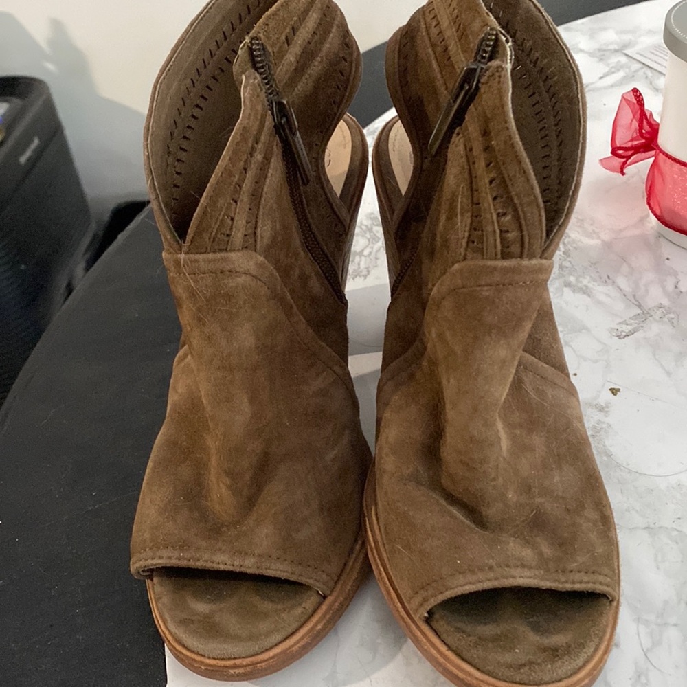 Vince Camuto heels